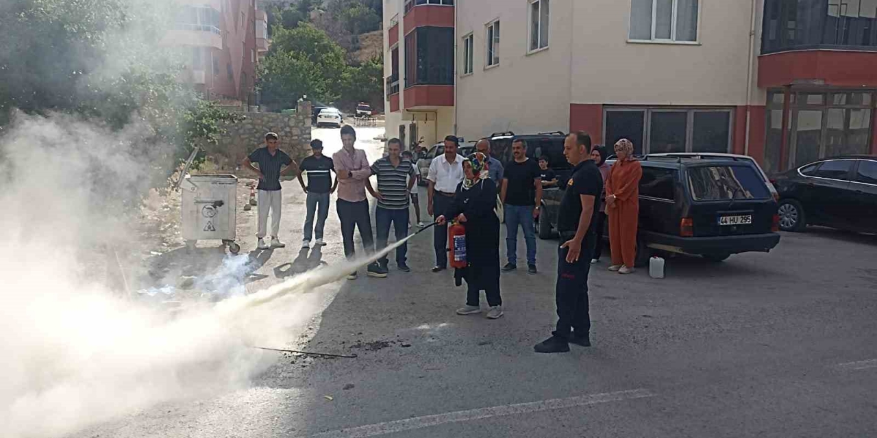 Darende İtfaiyesinden Sürücü Kursunda Yangın Eğitimi