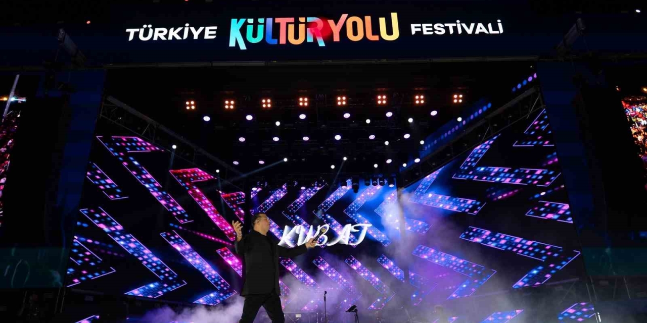 Gastroantep’in İlk Konserinde Kubat Sahne Aldı