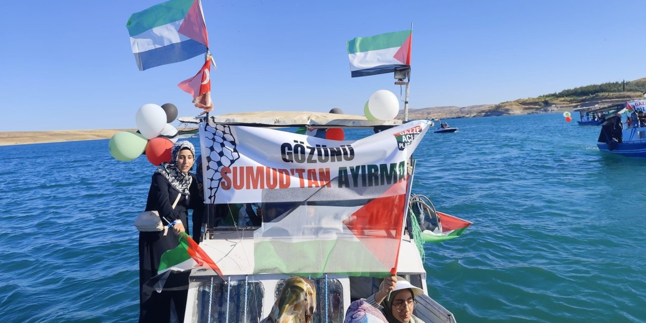 Kahta’da Teknelerle ’Global Sumud Filosu’na Destek