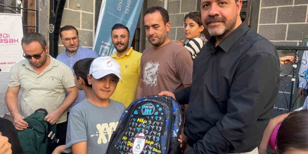 Diyarbakırlı Duyarlı İş Adamı Bozkuş, Öğrencileri Unutmadı