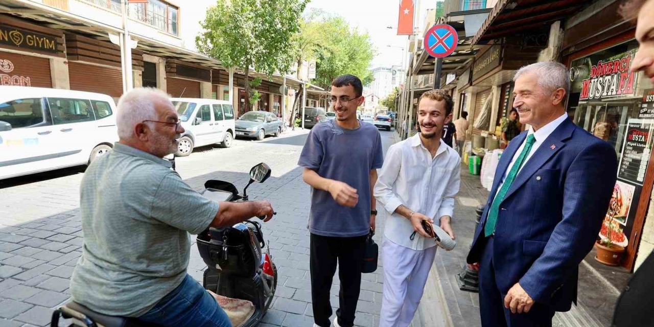 Başkan Tahmazoğlu, Çarşı Esnafı Ve Vatandaşlarla Buluştu