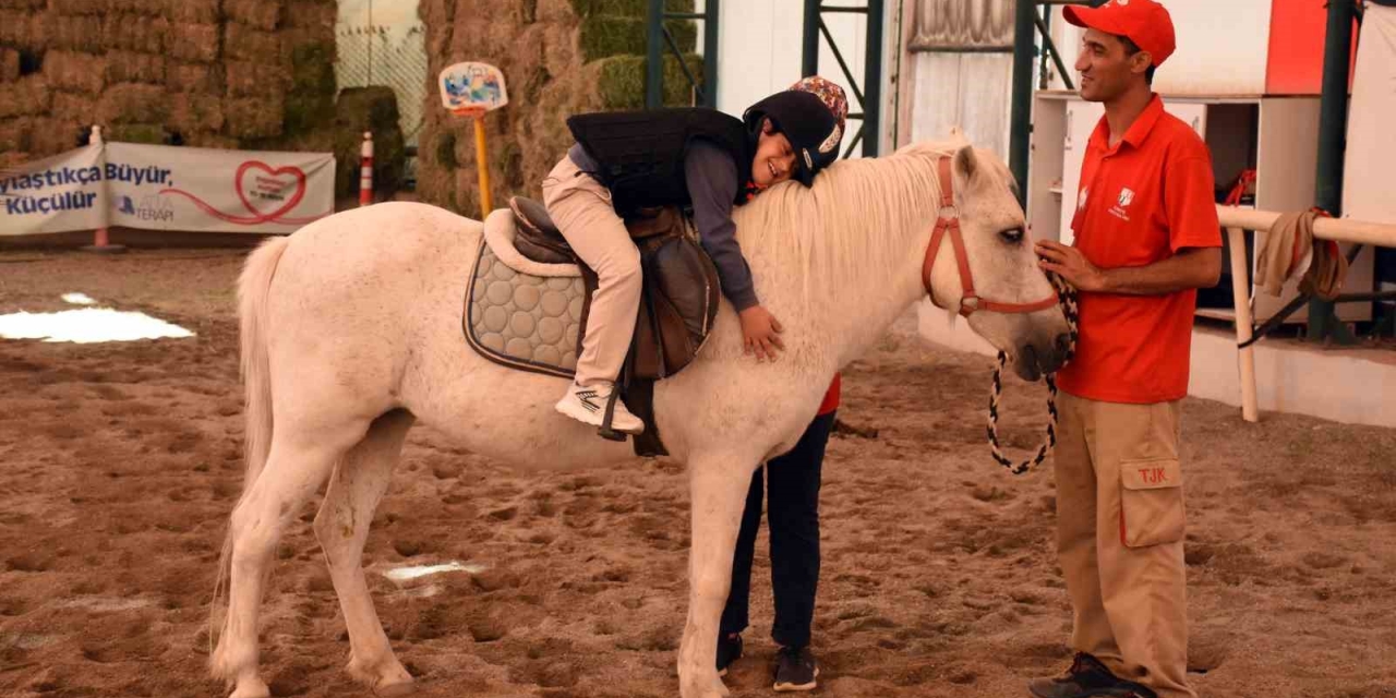 Engellilere Atla Terapi Desteği