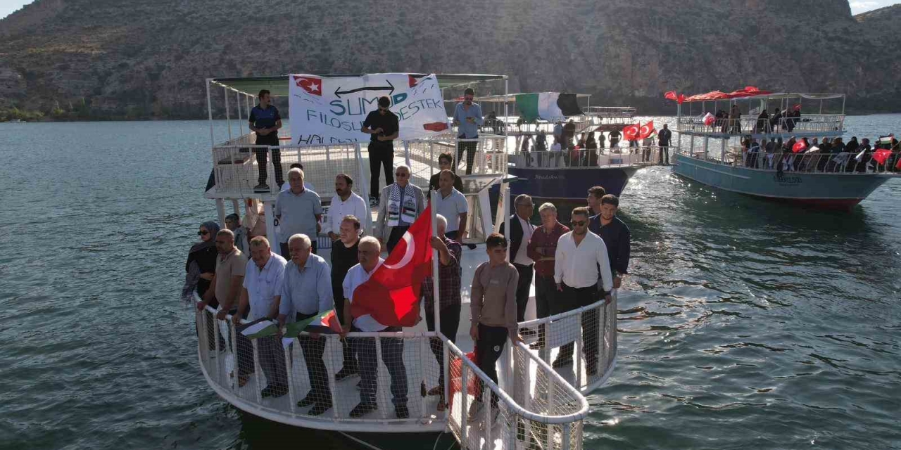 Halfeti’de Teknelerle Sumud Filosu’na Destek