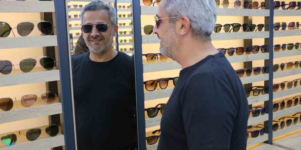 Vatandaşlar Orijinal Fiyatına Sahte Güneş Gözlüğüne Yöneldi, Gözlükçüler Uyardı
