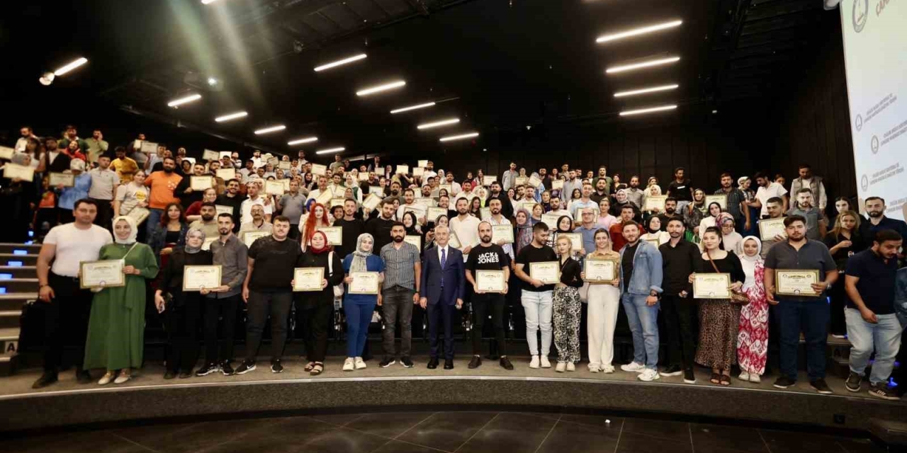 Şahinbey Belediyesi Evlilik Okulu’nda 366 Çift Daha Sertifika Aldı