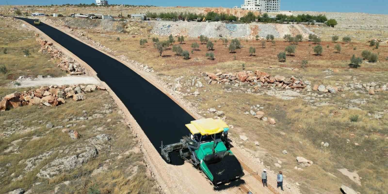 Halfeti Bozova Grup Yolunda Asfalt Serimine Başlandı