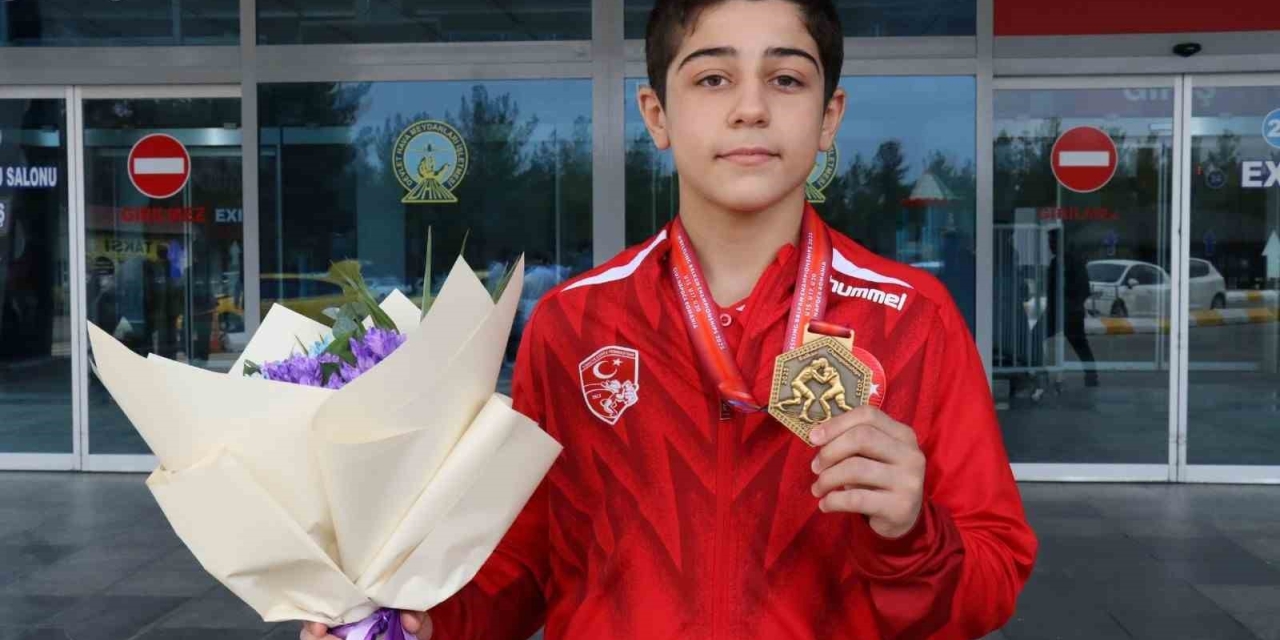 Balkan Şampiyonu Memleketi Şanlıurfa’da Coşkuyla Karşılandı