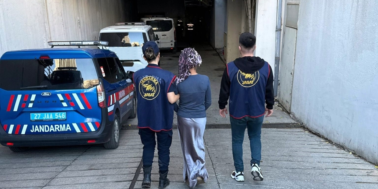 Kesinleşmiş 24 Yıl Hapis Cezası Ve 55 Suç Kaydı İle Aranan Hırsızlık Şüphelisi Yakalandı