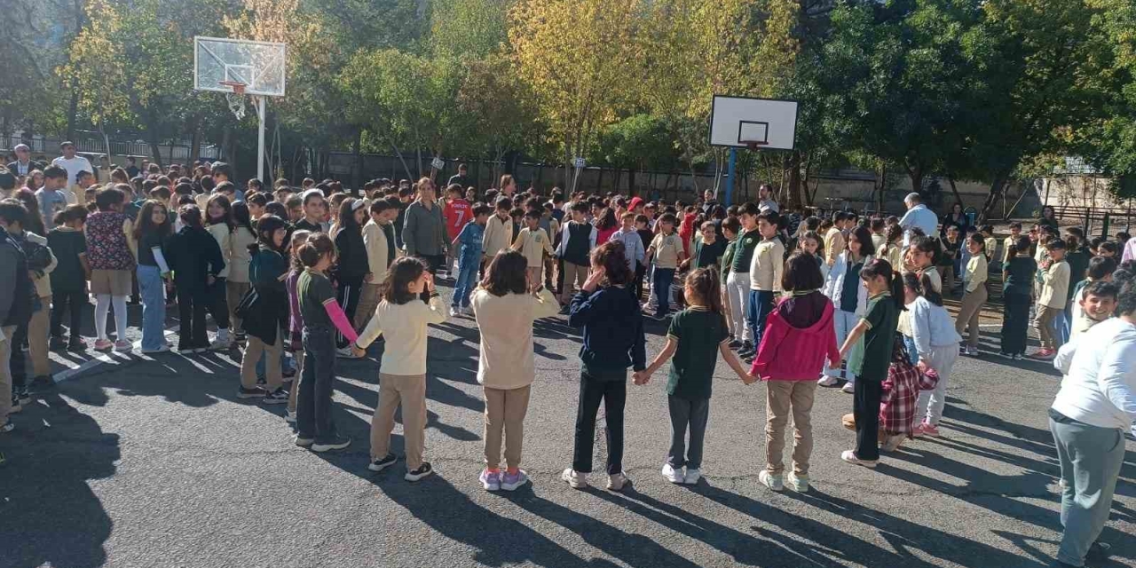 Diyarbakır’da İlkokulda Gerçeği Aratmayan Tatbikat