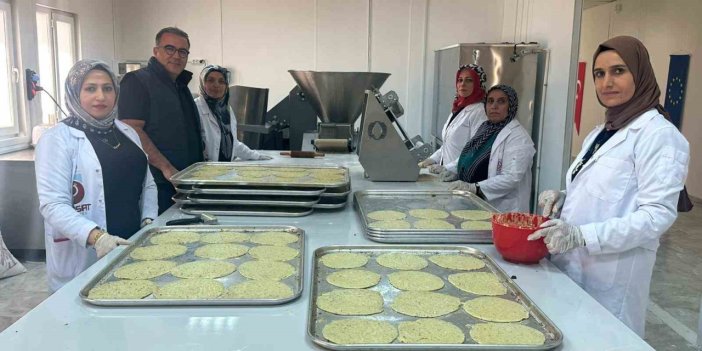 Kadınlar Hem Kültürlerini Yaşatıyor Hem De Aile Ekonomisine Katkı Sağlıyor