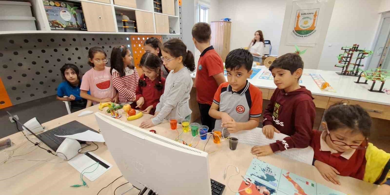 Esentepe Gençlik Merkezinde Çocuklar Teknolojiyle Buluşuyor