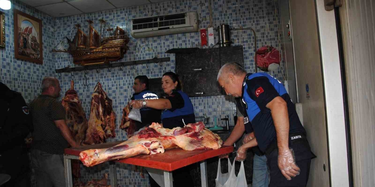 Şanlıurfa’da 1 Ton Kokmuş Ve Bozuk Et Ele Geçirdi