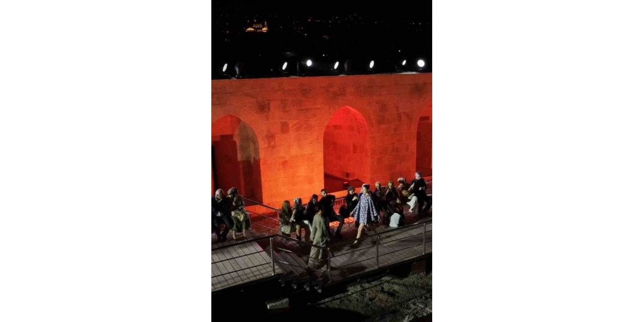 Gaib Tarafından Düzenlenen Defileye Tepki