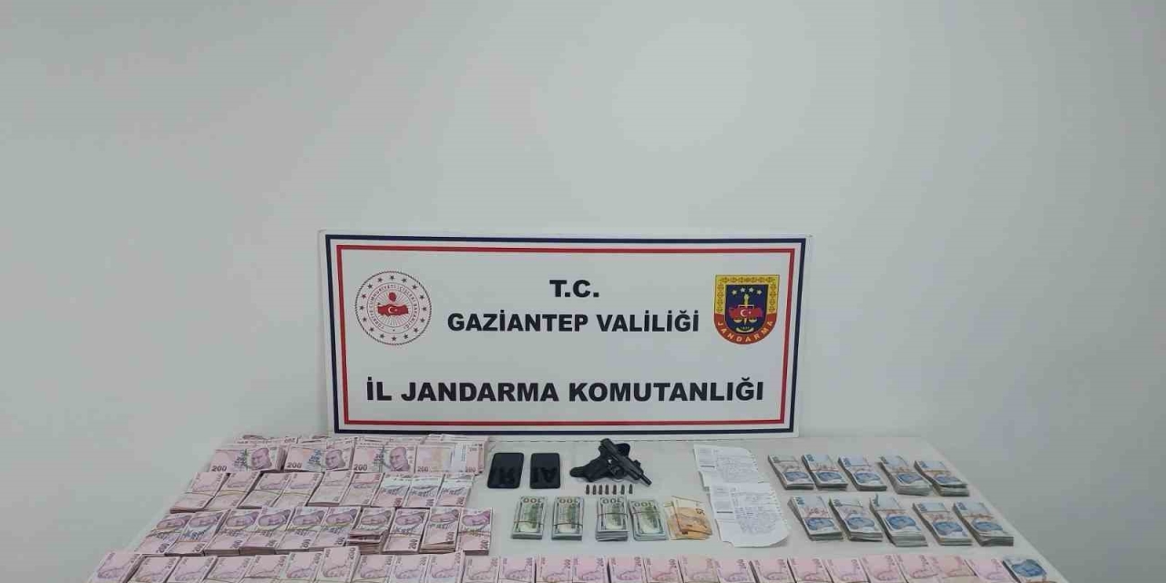 Gaziantep’te 1,6 Milyon Tl Değerinde 34 Bin Litre Kaçak Akaryakıt Ele Geçirildi