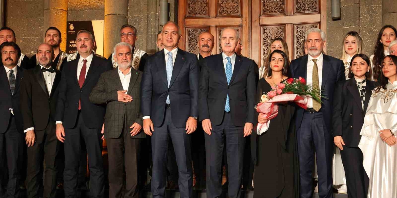 Tbmm Başkanı Kurtulmuş, Diyarbakır’da Kültür Yolu Festivali’ne Katıldı