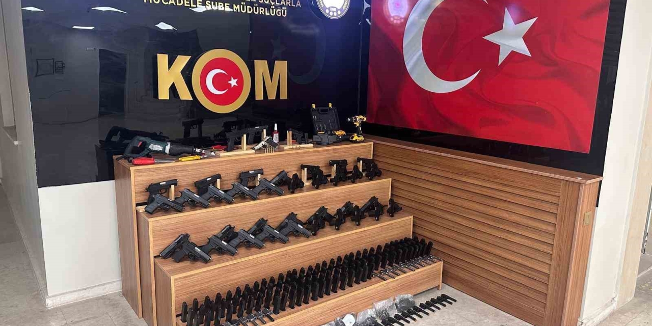 Şanlıurfa’da 37 Tabanca Ve Çok Sayıda Silah Parçası Ele Geçirildi