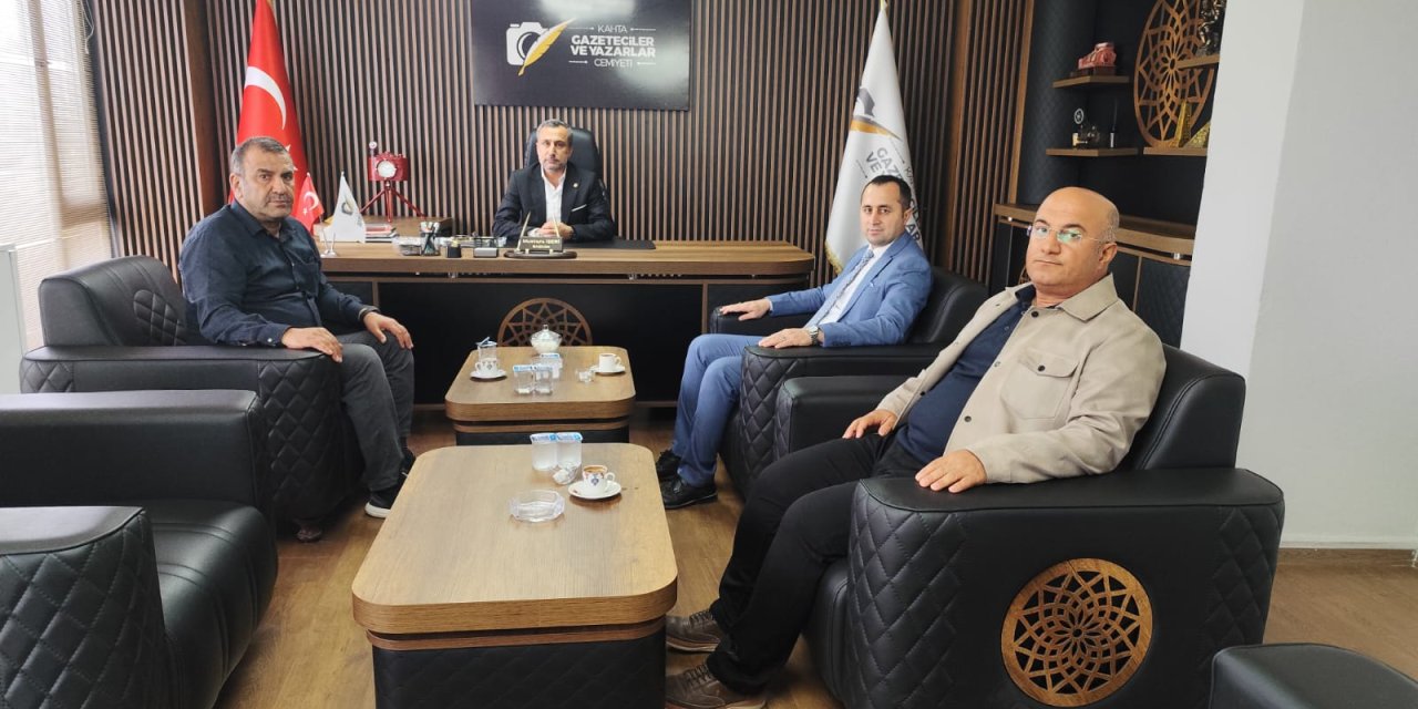 Kahta SGK Müdürü Seçilmiş’ten Nezaket Ziyareti