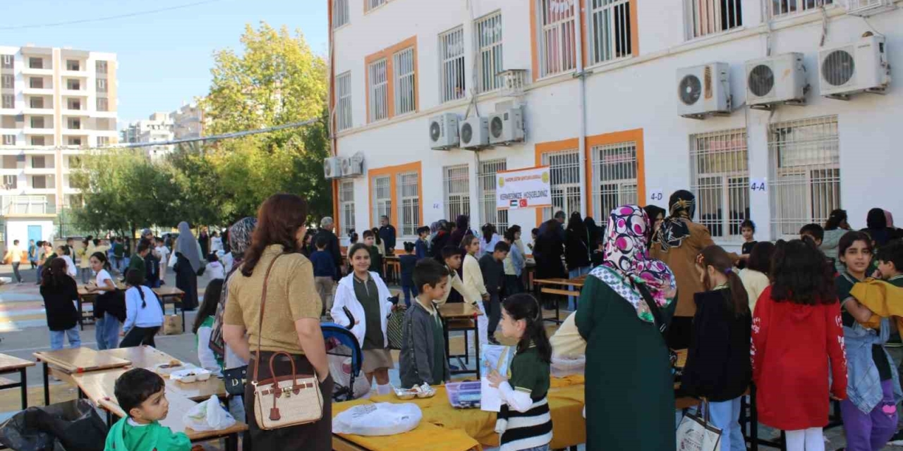 Minik Yüreklerden Gazze’ye Destek Etkinliği