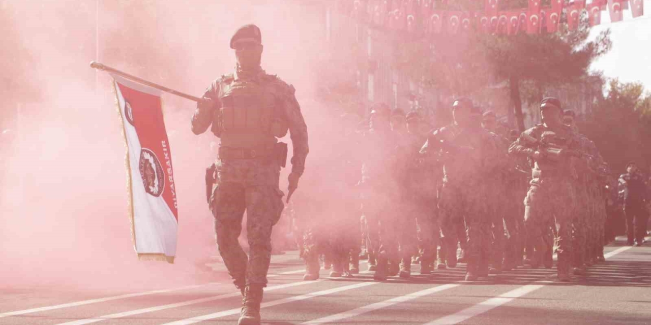 Diyarbakır’da Cumhuriyet Kutlaması