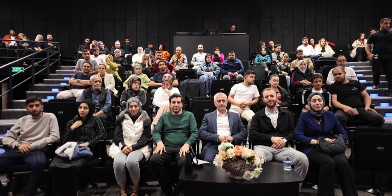 Başkan Tahmazoğlu, Evlilik Okulu Çiftleriyle Buluştu