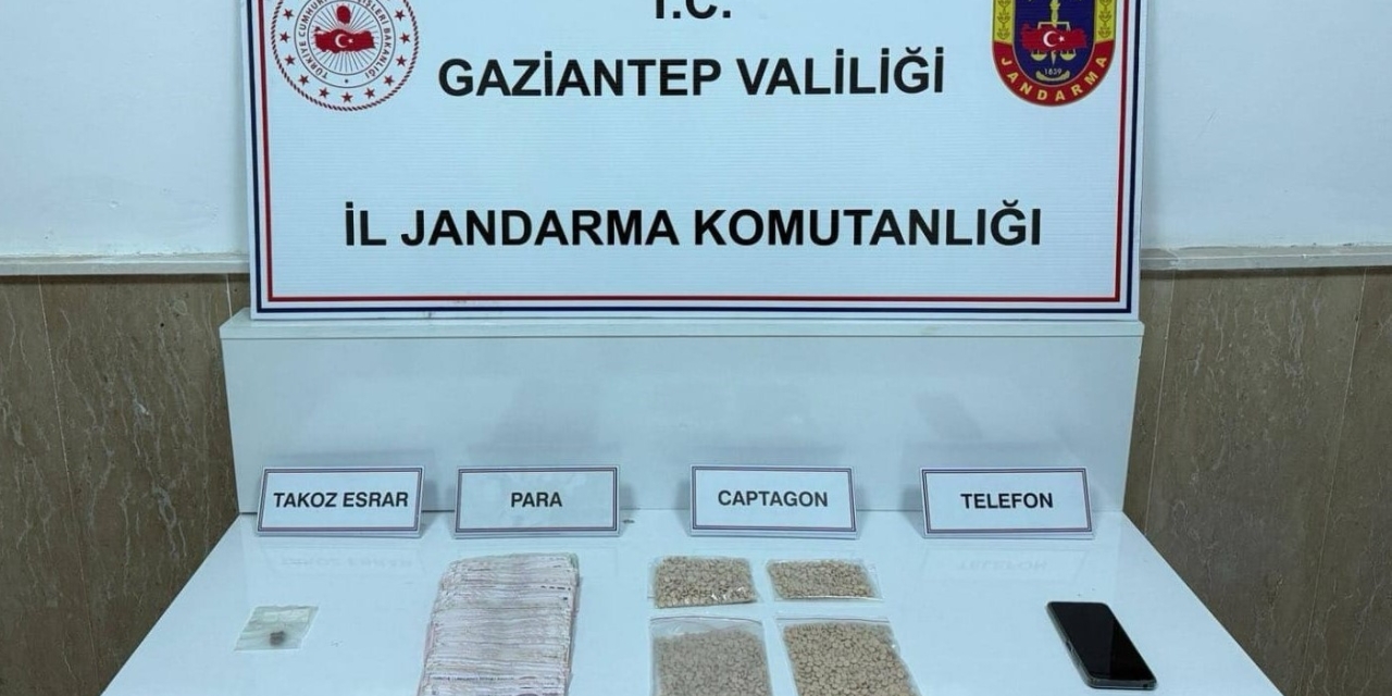 Gaziantep’te 4 Bin 587 Adet Captagon Hap Ele Geçirildi: 4 Şahıs Tutuklandı