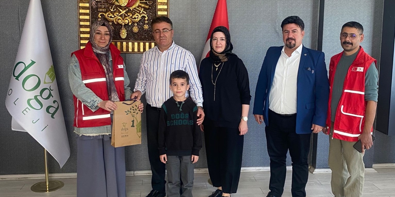 Küçük Yüreklerden Büyük İyilik