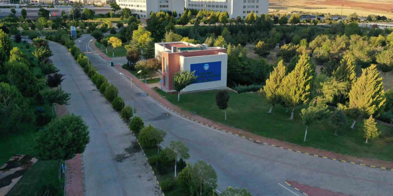 Gibtü Uluslararası Bilim Camiasında Adından Söz Ettirmeye Devam Ediyor