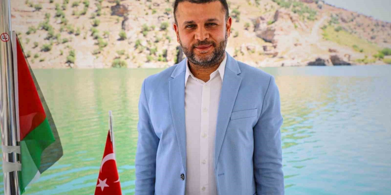 Eğil Belediyesinden Üniversite Öğrencilerine Eğitim Bursu Desteği