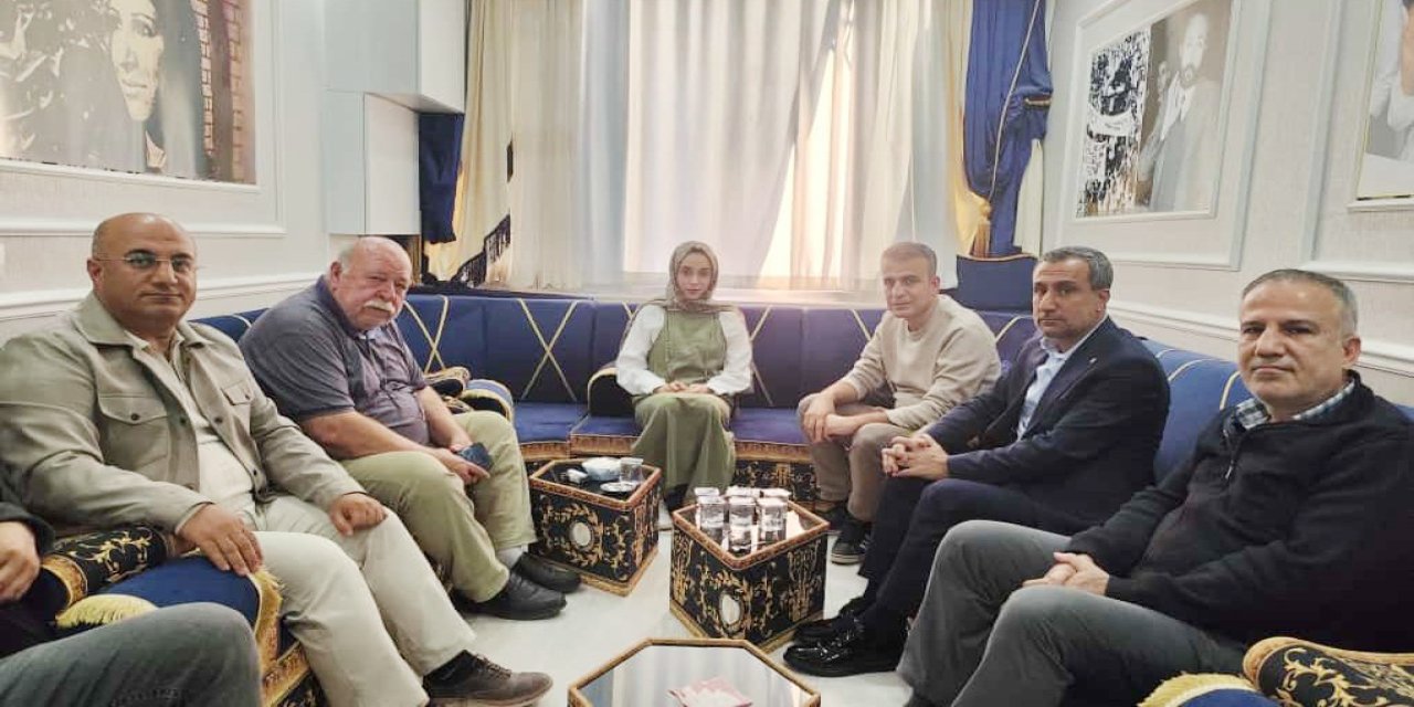 Kahta Gazeteciler ve Yazarlar Cemiyeti DEM Partisi Kahta İlçe Yönetimiyle Bir Araya Geldi