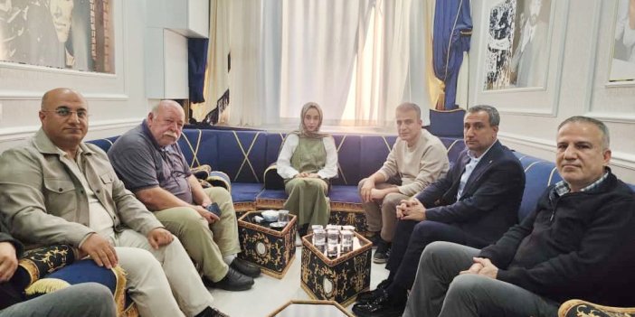 Kahta Gazeteciler ve Yazarlar Cemiyeti DEM Partisi Kahta İlçe Yönetimiyle Bir Araya Geldi