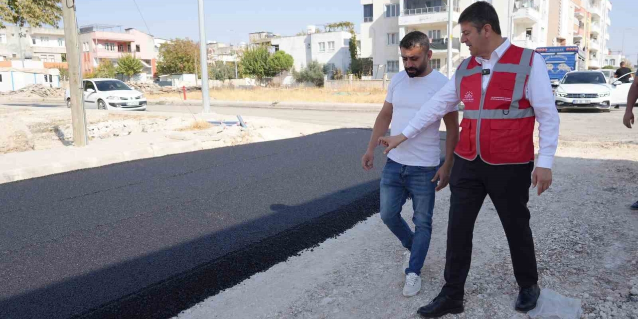 Adıyaman’da, Yollar Asfaltlanmaya Devam Ediliyor