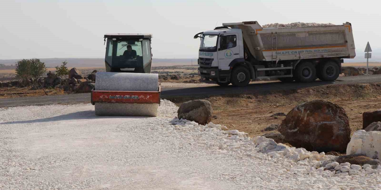Haliliye Belediyesi’nden Kırsal Mahallelerde Yol Çalışması