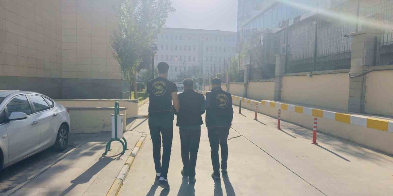 Jasat Ekipleri Araması Olan 74 Kişiyi Yakaladı