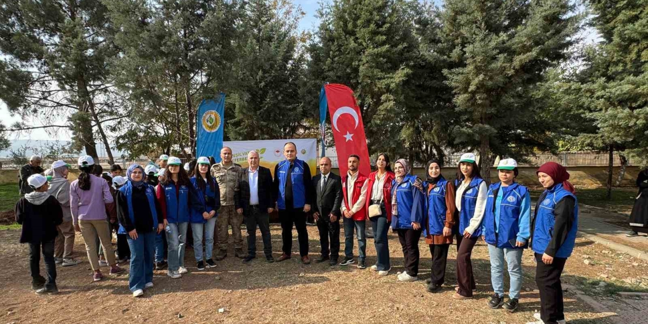 Araban’da Cumhuriyet’in 102. Yılı İçin 102 Fidan Dikildi