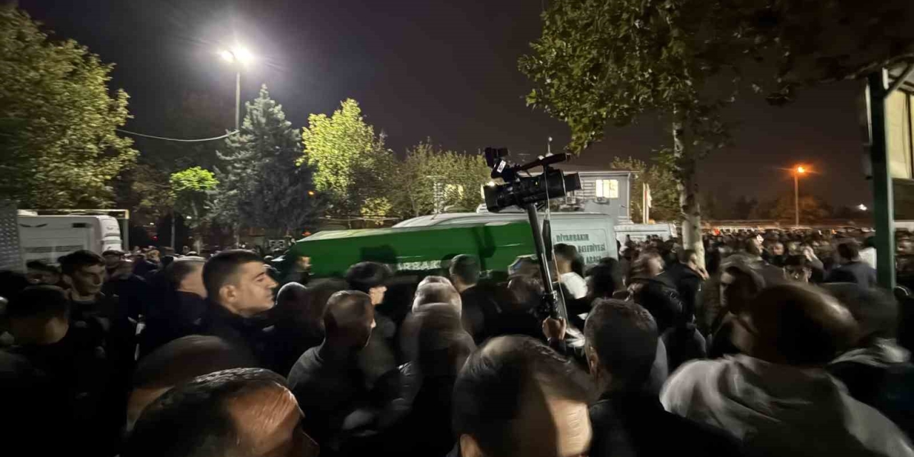 Diyarbakır’da Viyadük İnşaatı Kazasında Hayatını Kaybeden 4 Kişi Defnedildi