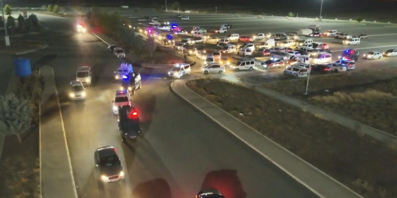 Diyarbakır’da "markaj" Operasyonu: Hesaplarında 2 Milyar 743 Milyon Lira Para Hacmi Olan Şüphelilerden 25’i Tutuklandı