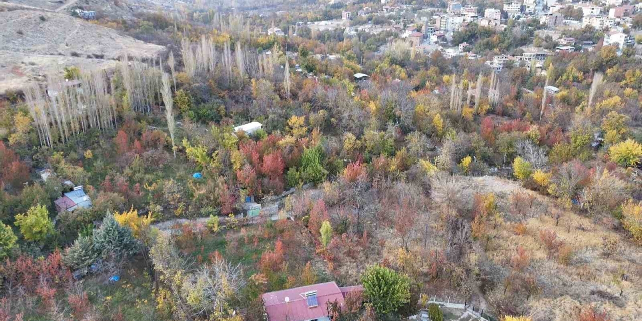 Yeşilyurt’ta Sonbaharda Kartpostallık Görüntüler Ortaya Çıktı