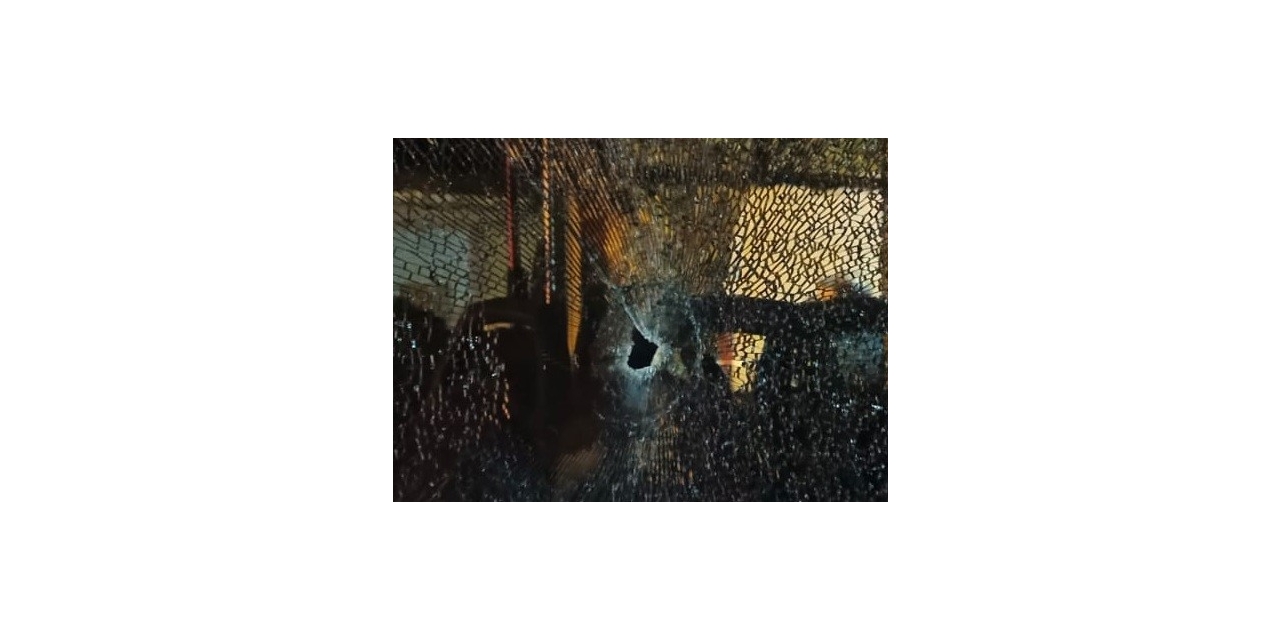 Çok Sayıda Yolcunun Bulunduğu Otobüse Silahlı Saldırı Anı Kamerada