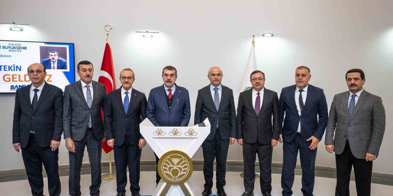 Millî Eğitim Bakanı Tekin, Malatya Büyükşehir Belediye Başkanı Er’i Ziyaret Etti