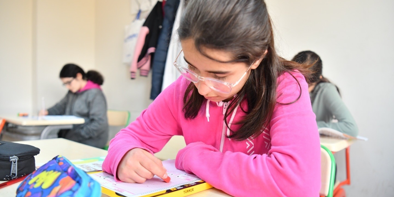 Yeşilyurt Belediyesi’nden Öğrencilere Ücretsiz Kurs Desteği