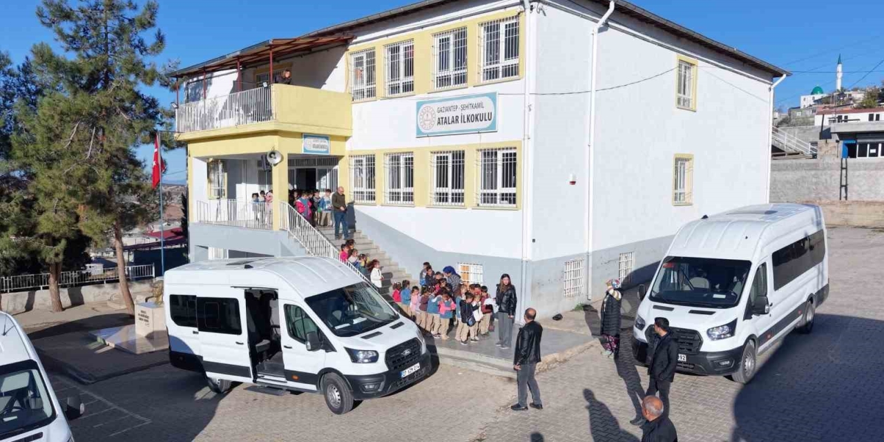 Şehitkamil 3. Çocuk Tiyatrosu Günleri’nde Perde Açıldı