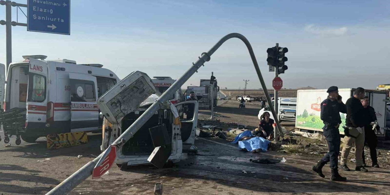 Diyarbakır’daki Feci Kazada Ölenlerin Sayısı 4’e Yükseldi