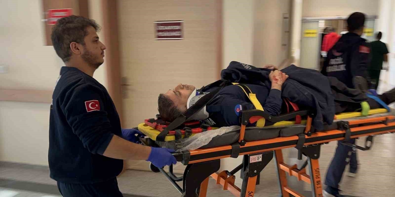 Adıyaman’da Otomobiller Çarpıştı: 3 İnfaz Koruma Memuru Yaralandı