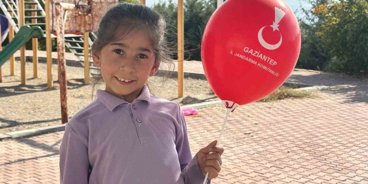 Gaziantep’te Jandarma Çocukları Unutmadı