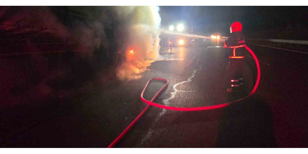 Şanlıurfa’da Salça Yüklü Tır Alev Alev Yandı