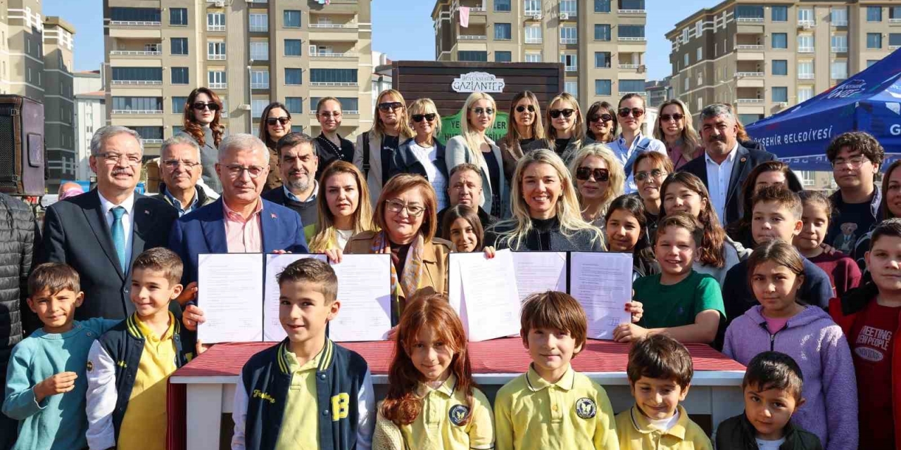 Gaziantep Büyükşehir Yeşilantep Projesiyle Şehrin Yeşil Alanlarını Artırıyor