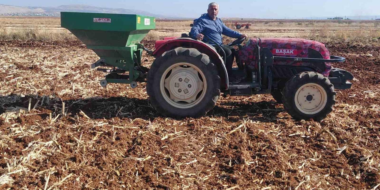 Araban Ovası’nda Kuraklık Ekimi 2 Ay Geciktirdi