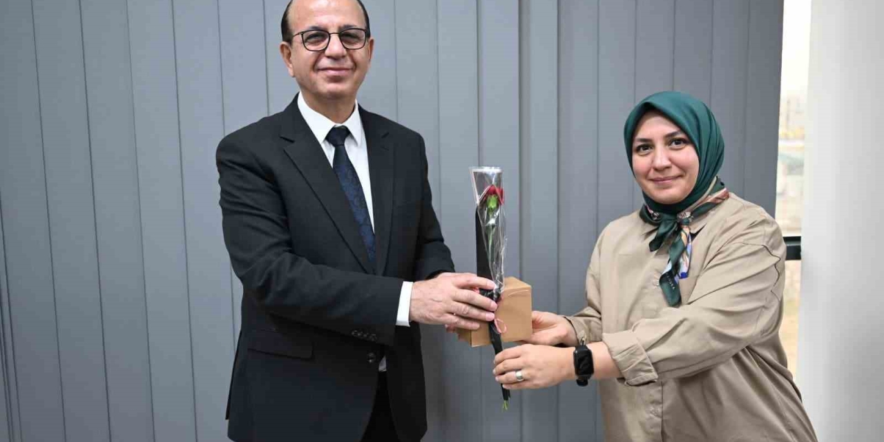 Başkan Geçit, Eğitimin Kahramanlarını Unutmadı