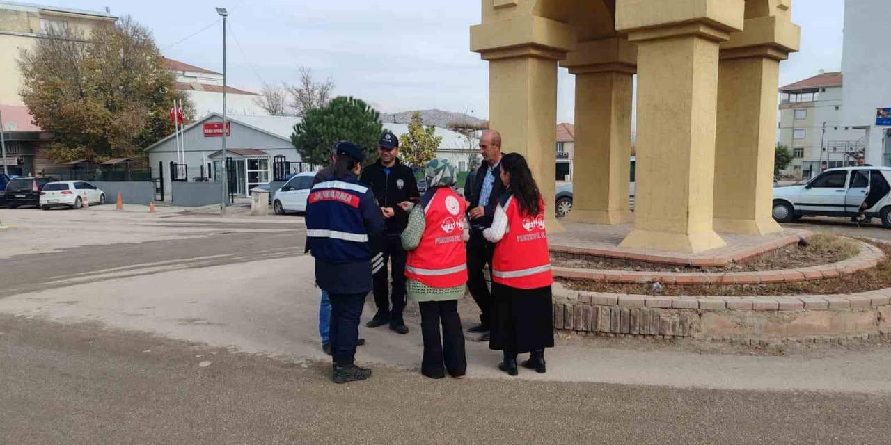 Polis Ve Jandarma Kadınlar İçin Sahaya İndi