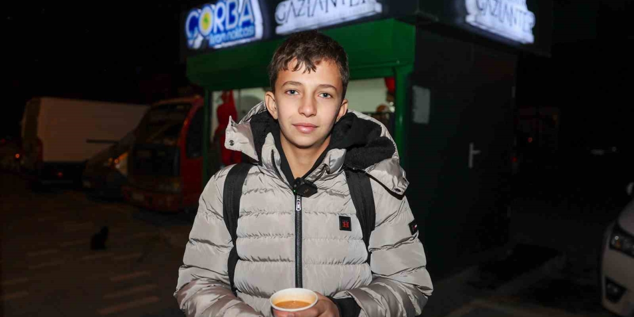 Gaziantep Büyükşehir, 39 Noktada Sabahı Sıcak Çorba İle Karşılıyor